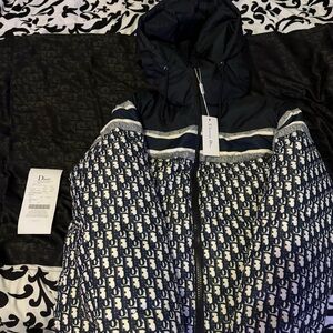 Dior Reversible blue and Ecru Oblique puffer 
Medium
